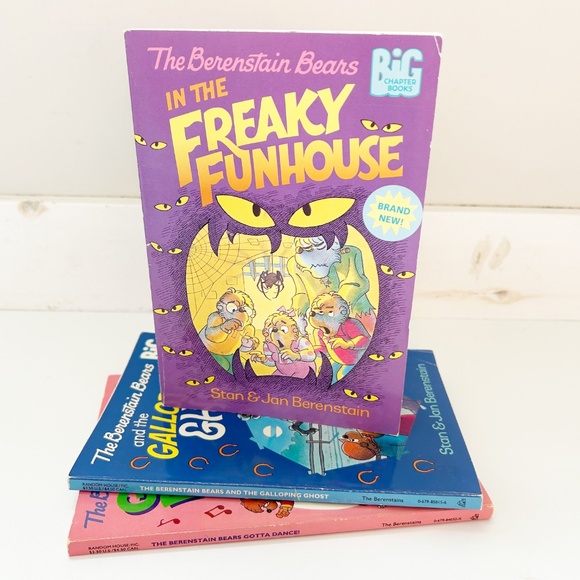 Vintage 90’s Berenstain Bears Chapter Book Set Gotta Dance! Freaky Funhouse….